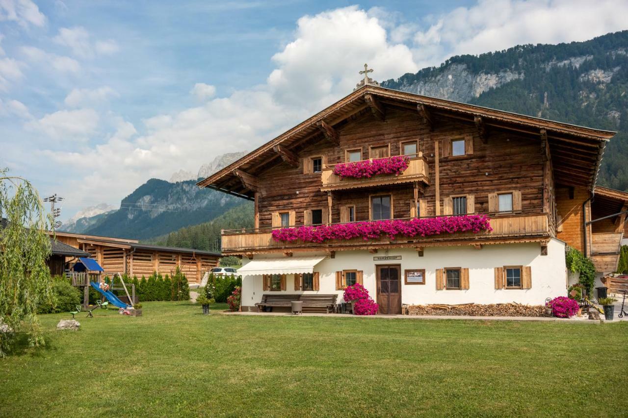 Narzenhof Wellness Chalets, Familien & Luxus Apartments Am Bauernhof St. Johann in Tirol Kültér fotó